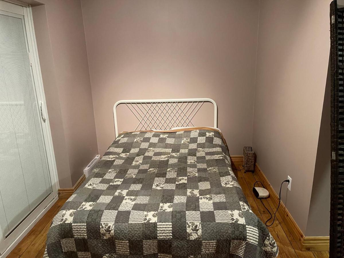 Cedar Vista Motel Тобермори Екстериор снимка